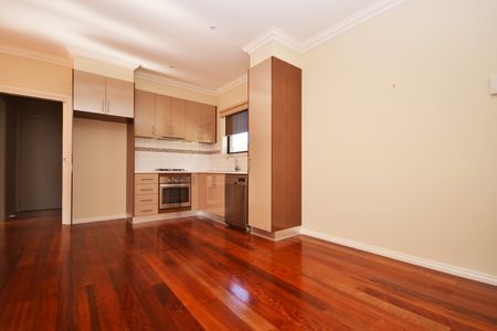 1/6 Bedford Street, Reservoir VIC 3073 - Photo 2