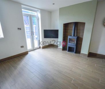 2 bedroom end of terrace house to rent - Photo 1