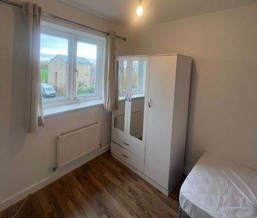 1 bedroom in a house share to rent - Photo 3