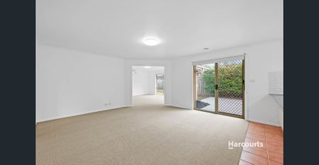 Freshly Updated Family Home in a Prime Pakenham Location - Photo 4