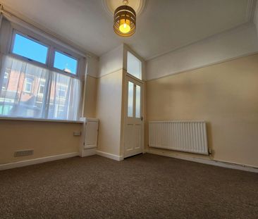 Terraced House to rent on - Photo 5