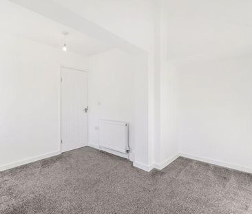 2 bedroom semi-detached house to rent - Photo 3