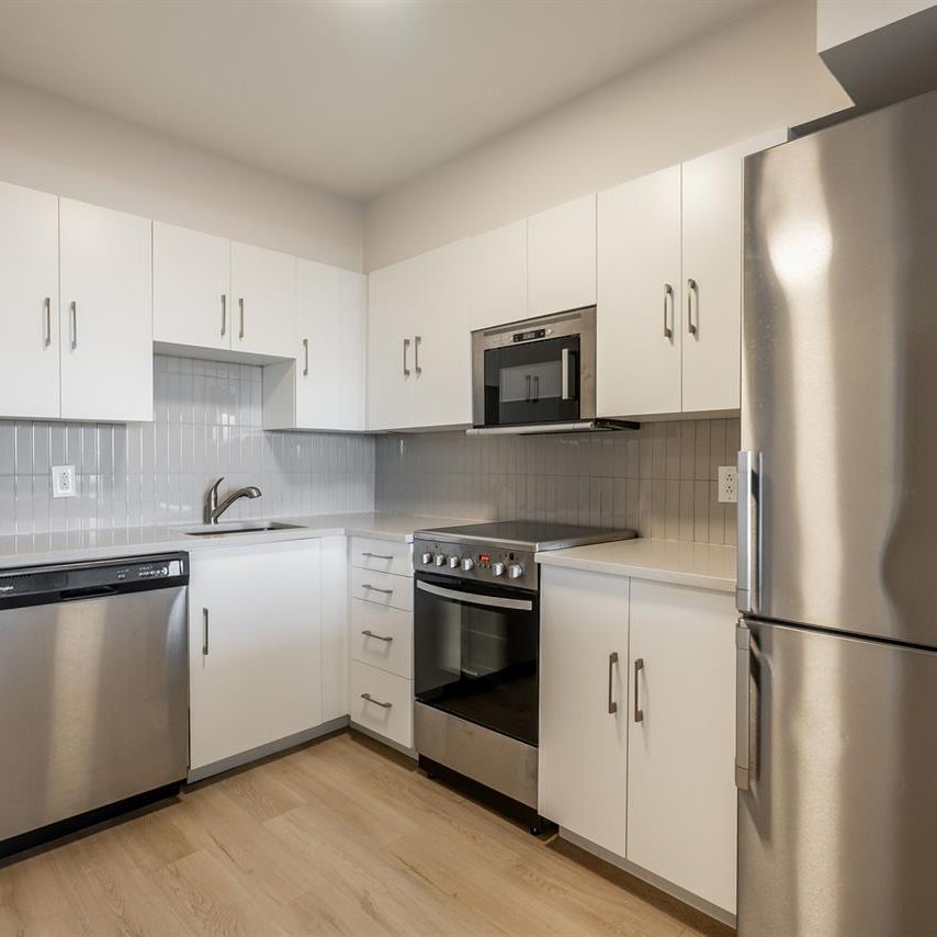 Sunny And Renovated 1 Bedroom Unit - Downtown Montreal - 5301-5317 Sherbrooke Street West, Montréal - Photo 1