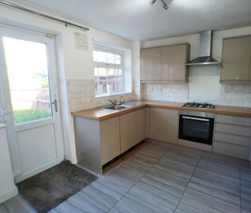 2 bedroom terraced house to rent - Photo 4