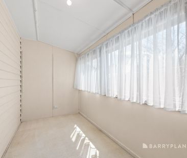 Two-bedroom in the heart of Mitcham - Photo 6
