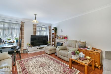 London Road - Photo 2