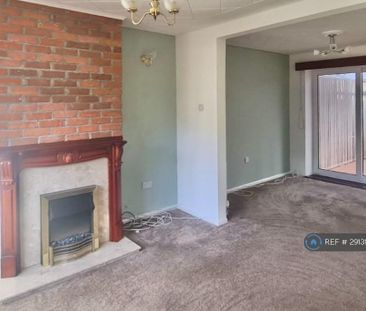 3 bedroom semi-detached house to rent - Photo 1