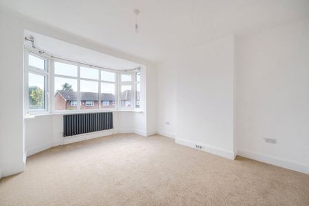 4 bedroom semi-detached house to rent - Photo 3