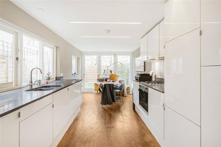 4 bedroom terraced house to rent - Photo 3