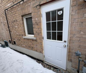 47 Edwin Carr Street #Lower - Photo 4