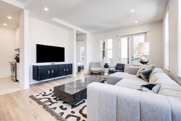 Rue Hutchison - Photo 1