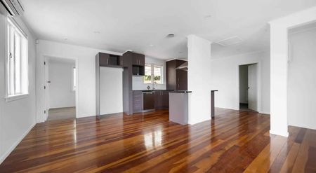 Coastal Charm & Freshly Renovated Space - Photo 4