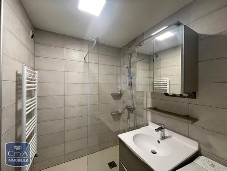 Location Appartement 4 pièces 84m² BOURG EN BRESSE 01000 - Photo 4