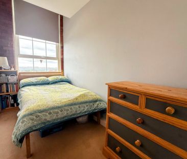 Commercial Street - Photo 4