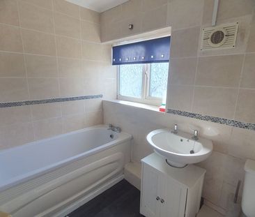 Queens Way, Atherstone - Photo 3