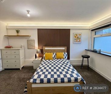 1 bedroom in a house share to rent - Photo 4