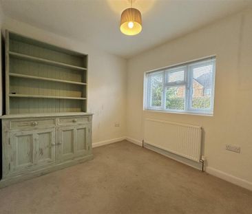 3 bedroom detached house to rent - Photo 4