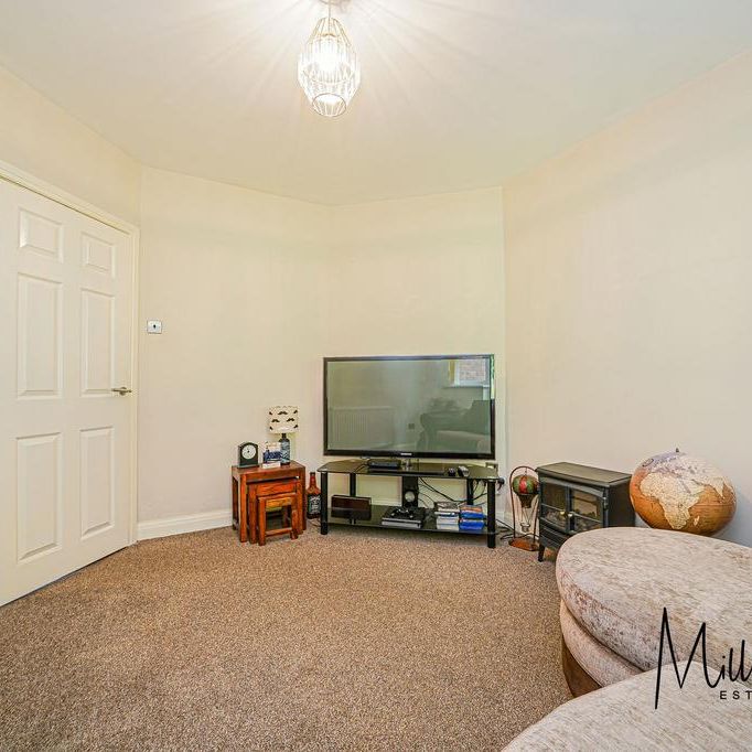 3 bedroom semi-detached house to rent - Photo 1