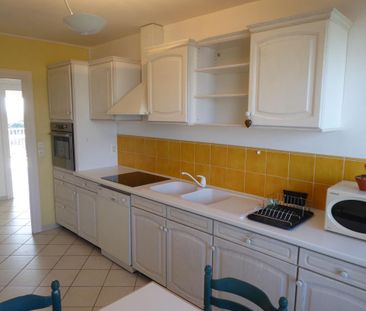 Location Appartement 5 pièces 114m² STE FOY LES LYON 69110 - Photo 6