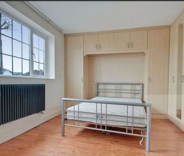 Room in a Shared House, Kings Road, HA2 - Photo 1