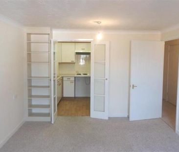 1 bedroom retirement property to rent - Photo 5