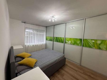 Staines Road, Feltham, TW14 - Photo 3