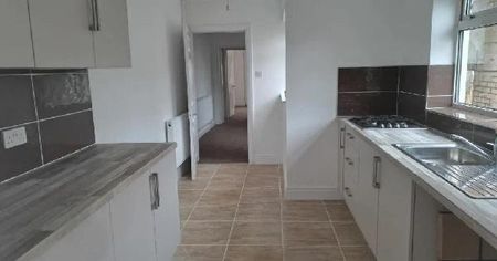3 bedroom terraced house to rent - Photo 5