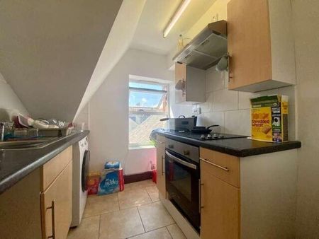 Connaught Road, Cardiff, CF24 - Photo 3