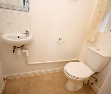 3 bedroom detached house to rent - Photo 3