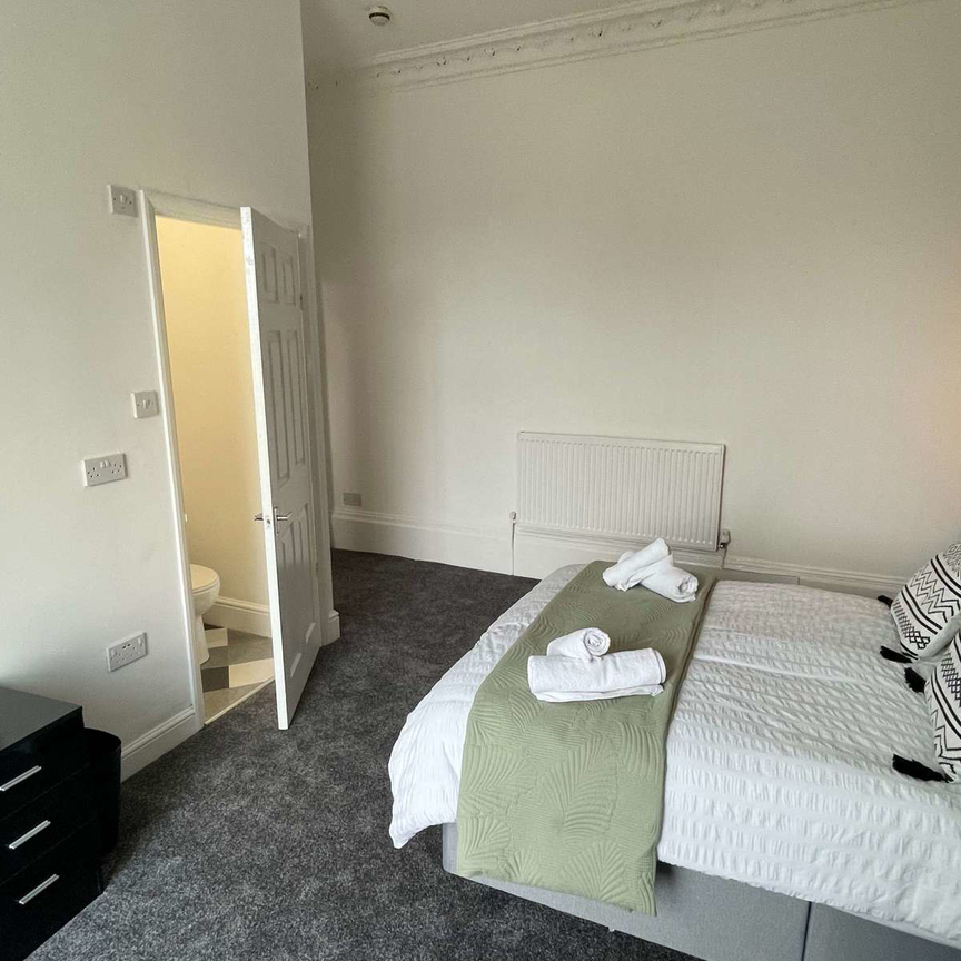 Woodchurch Road Room 1 - Photo 1