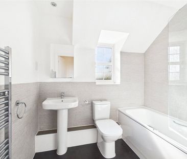 Hayes Drive, Three Mile Cross, Reading, Berkshire, RG7 - Photo 3