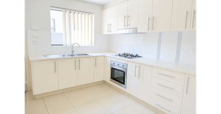 Beautifully Presented Townhouse - Photo 2