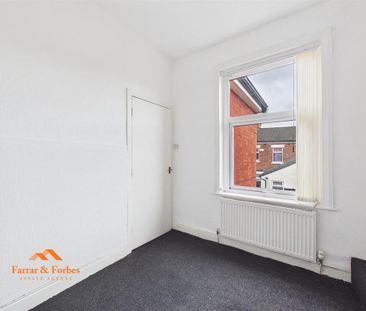 4 bedroom terraced house to rent - Photo 2