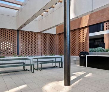 1 Bedroom Plus Study Room Apartment in Iconic Mason - Photo 4