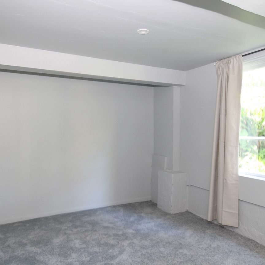 16 Avonleigh Road, Green Bay, Auckland - Photo 1