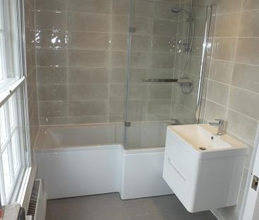 2 bedroom terraced house to rent - Photo 3