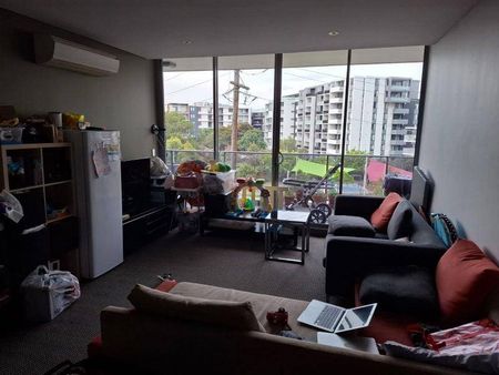 2 Bed + Study, 2 Bathroom, 1 Car, Gym, Pool, Spa, Sauna - Photo 2