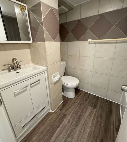 For Lease - 70 Marlin Court Unit# B, Newmarket, Ontario - Photo 2