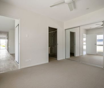 Modern, Low-Maintenance Living in a Quiet Setting - Photo 4