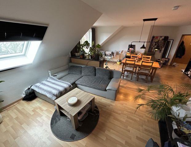 Perfekter Rückzugsort: Moderne 2-Raum-Wohnung mit Balkon in Gröningen - Photo 1