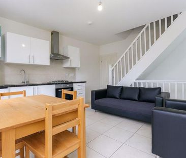 4 bedroom flat to rent - Photo 3
