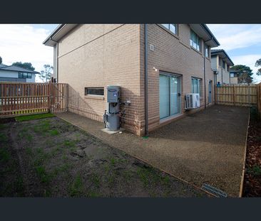 18 Seacombe Grove, Somerville, Vic 3912 - Photo 1