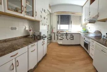 Alquiler de piso en Calle Armando Muñoz Calero, 32