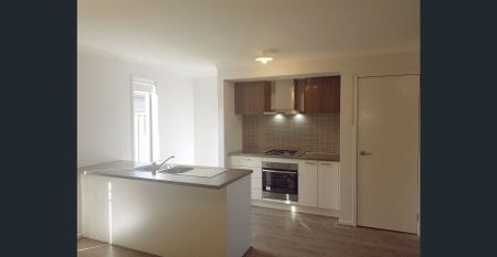 Spacious Four-Bedroom Townhouse Opposite Bells Reserve! - Photo 3