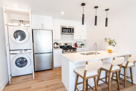 142 Living on Young - Photo 4