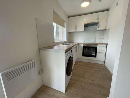 Fellows Court, Cranford Lane, Harlington, UB3 - Photo 4