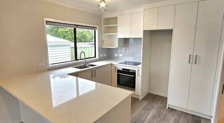 Inglewood - 3 Bedrooms - Photo 4