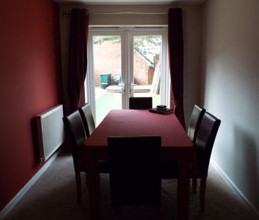 Queensgate, Maidstone - Photo 2