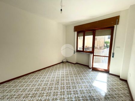 5 locali in affitto - Photo 3