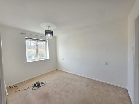 3 Bed Semi - Photo 3